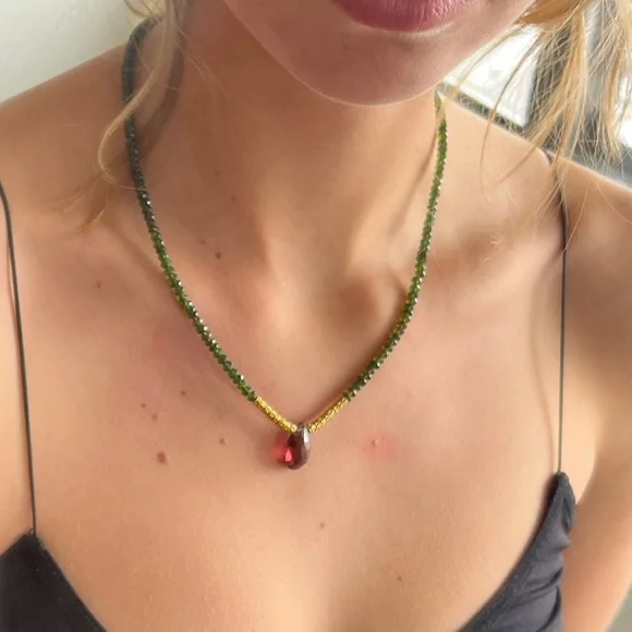 Handcrafted necklace - Picture 3 of 5